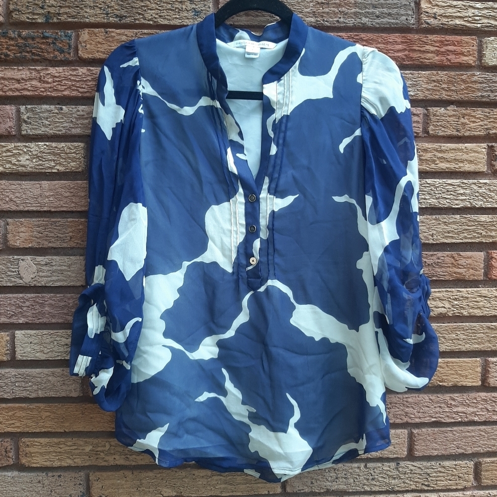 Diane Von Furstenberg Size 2 Long Sleeve Silk Blouse